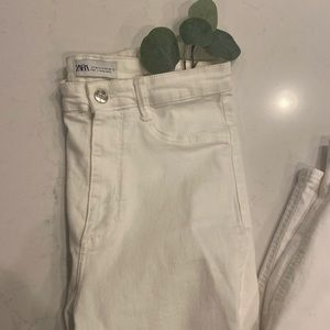 Size US 6 white jeans
